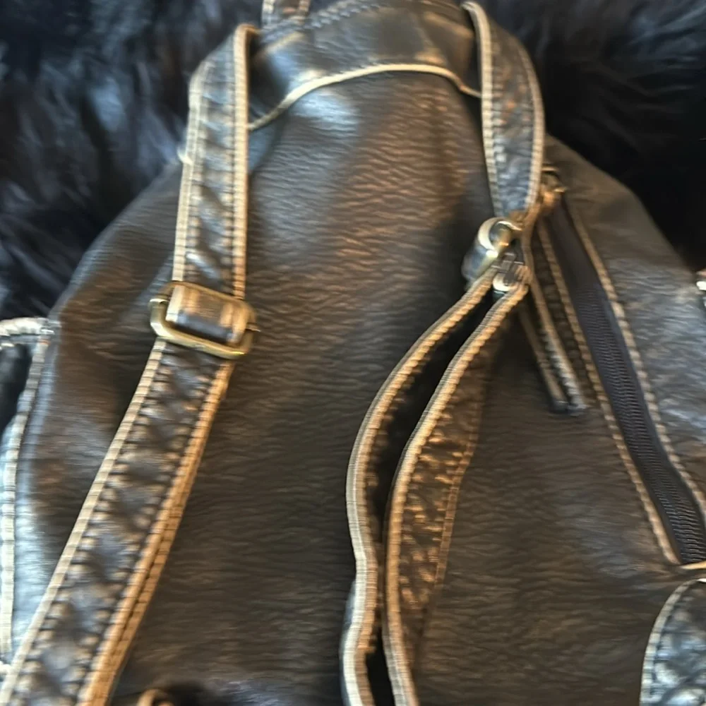 MontanaWest Backpack purse. Brown & Gold Color. - Picture 5 of 8